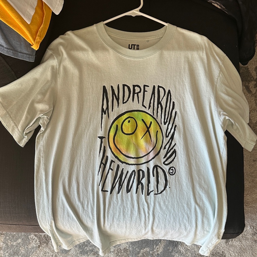 UNIQLO T-Shirt